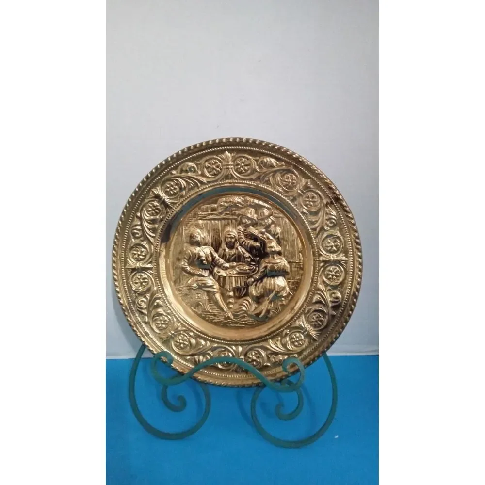 Vintage Brass Decorative Wall Plates Made in England Pair‎ 8